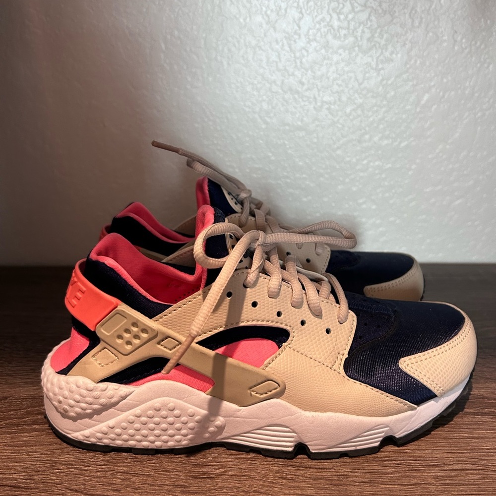 Nike Air Huarache Run - Women’s 7 US - Oatmeal